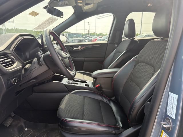 Used 2025 Ford Escape ST-Line Select w/ Tech Pack #2 AWD/4WD image 9