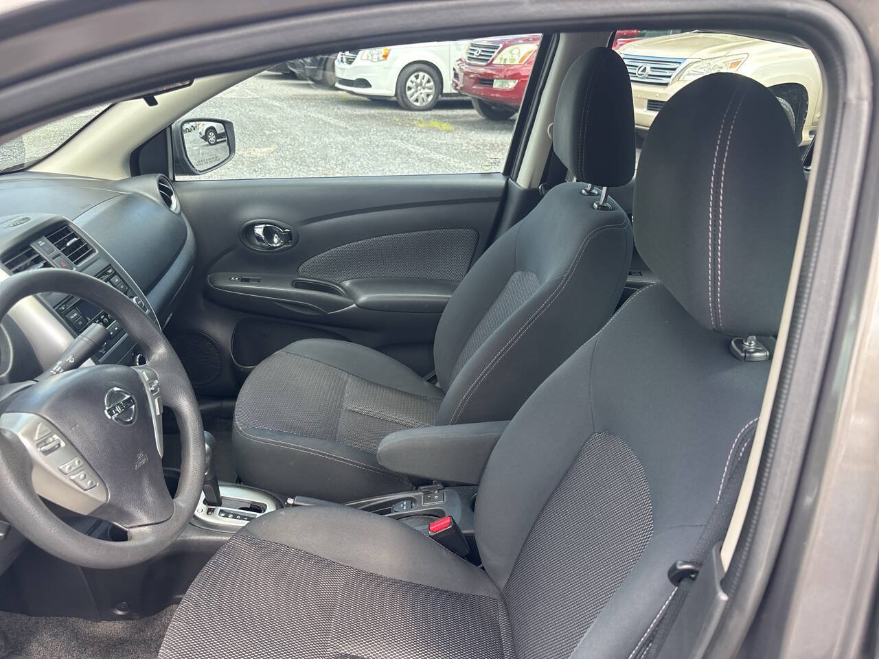 Used 2015 Nissan Versa SV FWD image 16