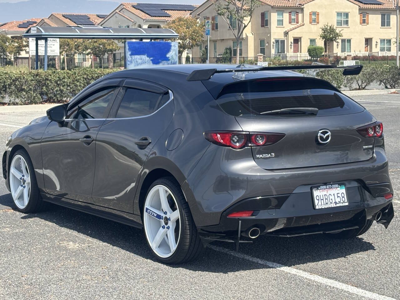 Used 2019 MAZDA MAZDA3 Hatchback w/ Preferred Package FWD image 5