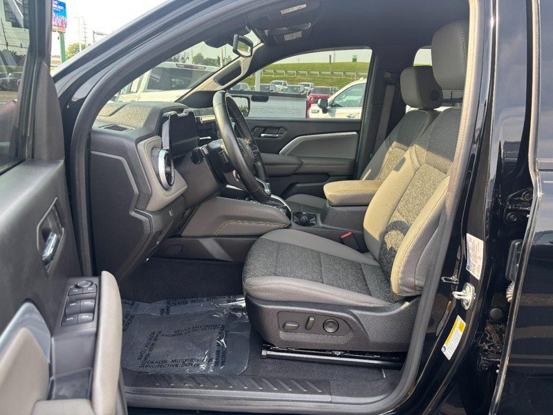 Used 2024 Chevrolet Colorado ZR2 AWD/4WD image 8