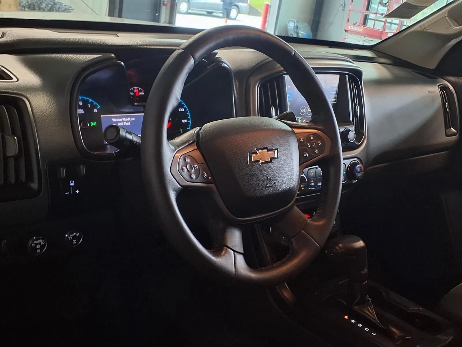 Used 2019 Chevrolet Colorado Z71 AWD/4WD image 14