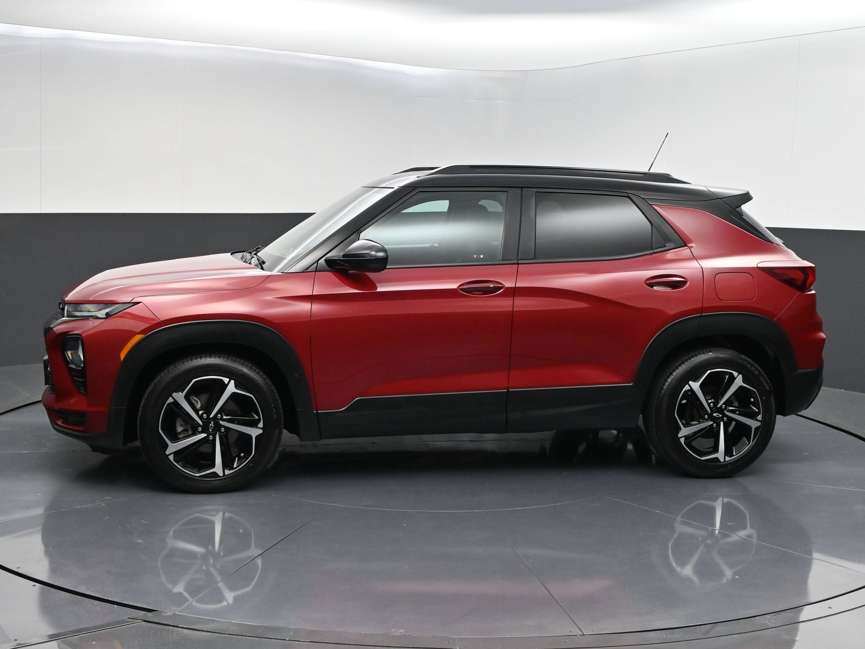 Certified 2021 Chevrolet TrailBlazer RS w/ Sun and Liftgate Package FWD image 5