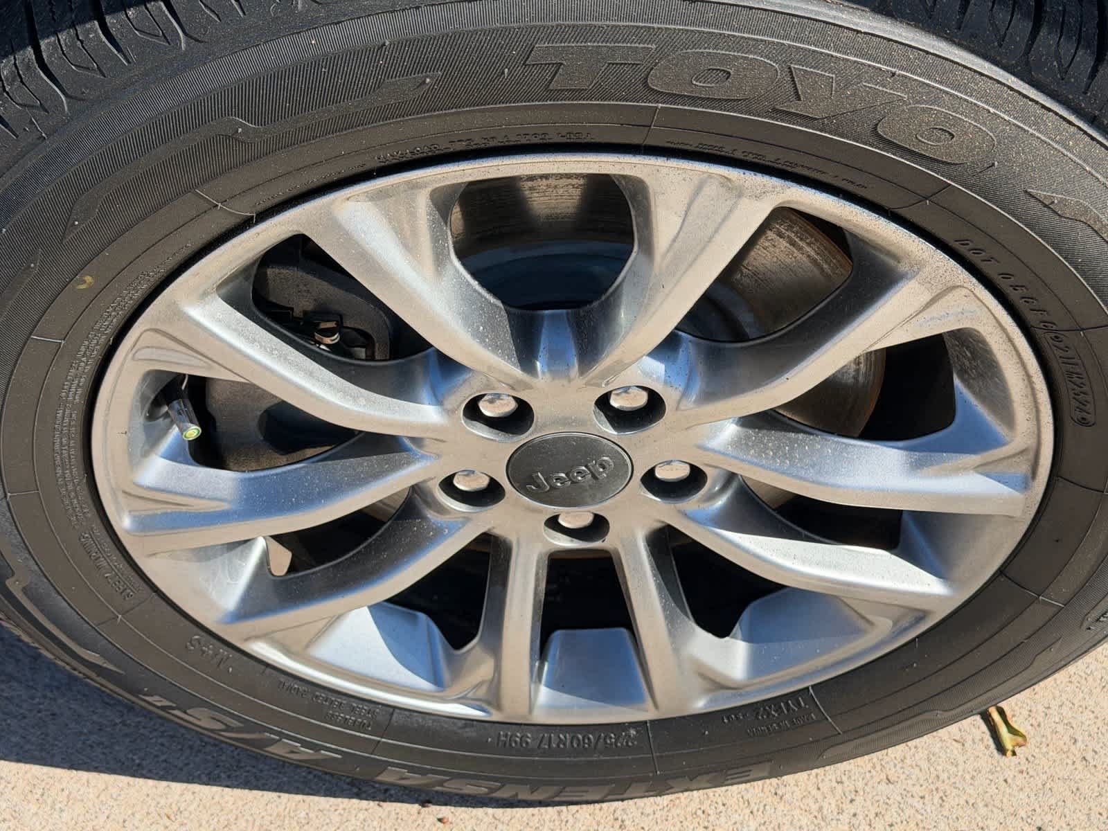 Used 2020 Jeep Cherokee Latitude Plus FWD image 9
