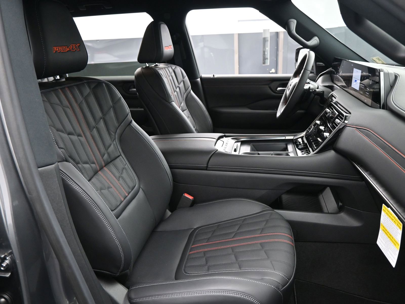 New 2025 Nissan Armada PRO-4X AWD/4WD image 15
