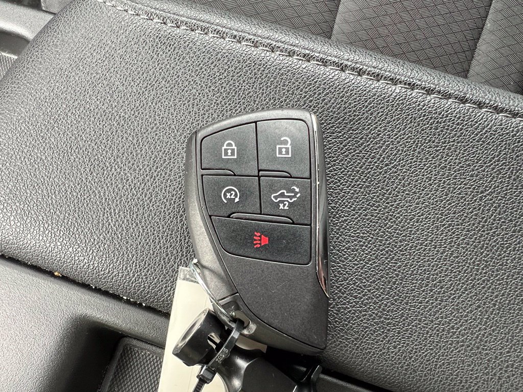 Used 2024 Chevrolet Silverado 1500 LT AWD/4WD image 30