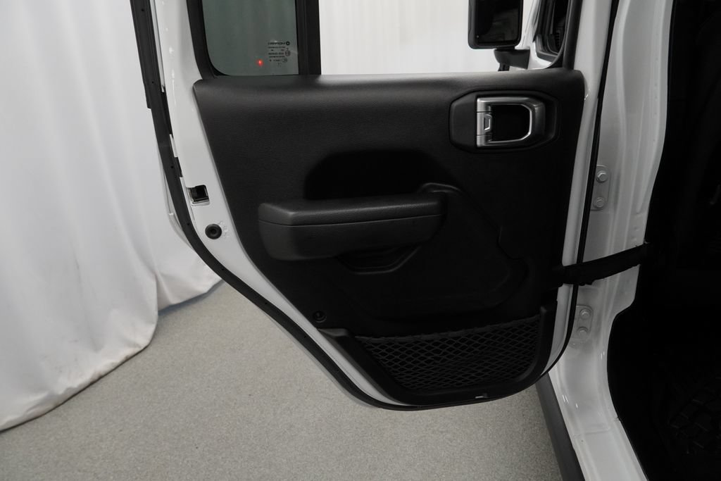 Used 2022 Jeep Wrangler Unlimited Rubicon 4xe w/ Dual Top Group AWD/4WD image 43