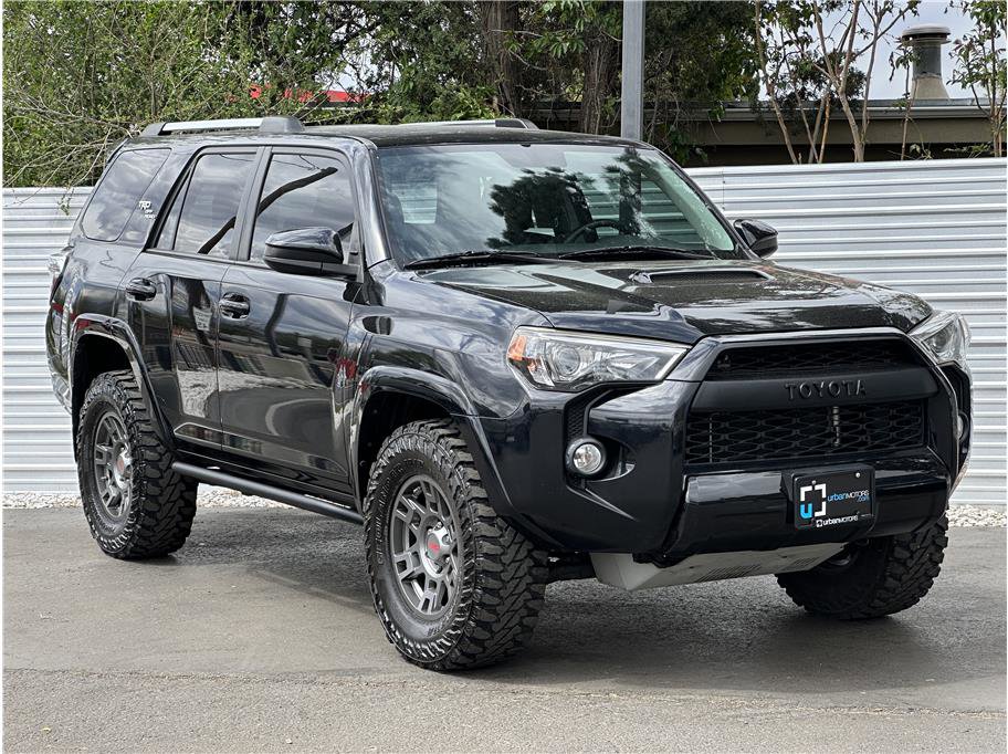Used 2018 Toyota 4Runner TRD Off-Road w/ TRD Performance Package AWD/4WD image 8