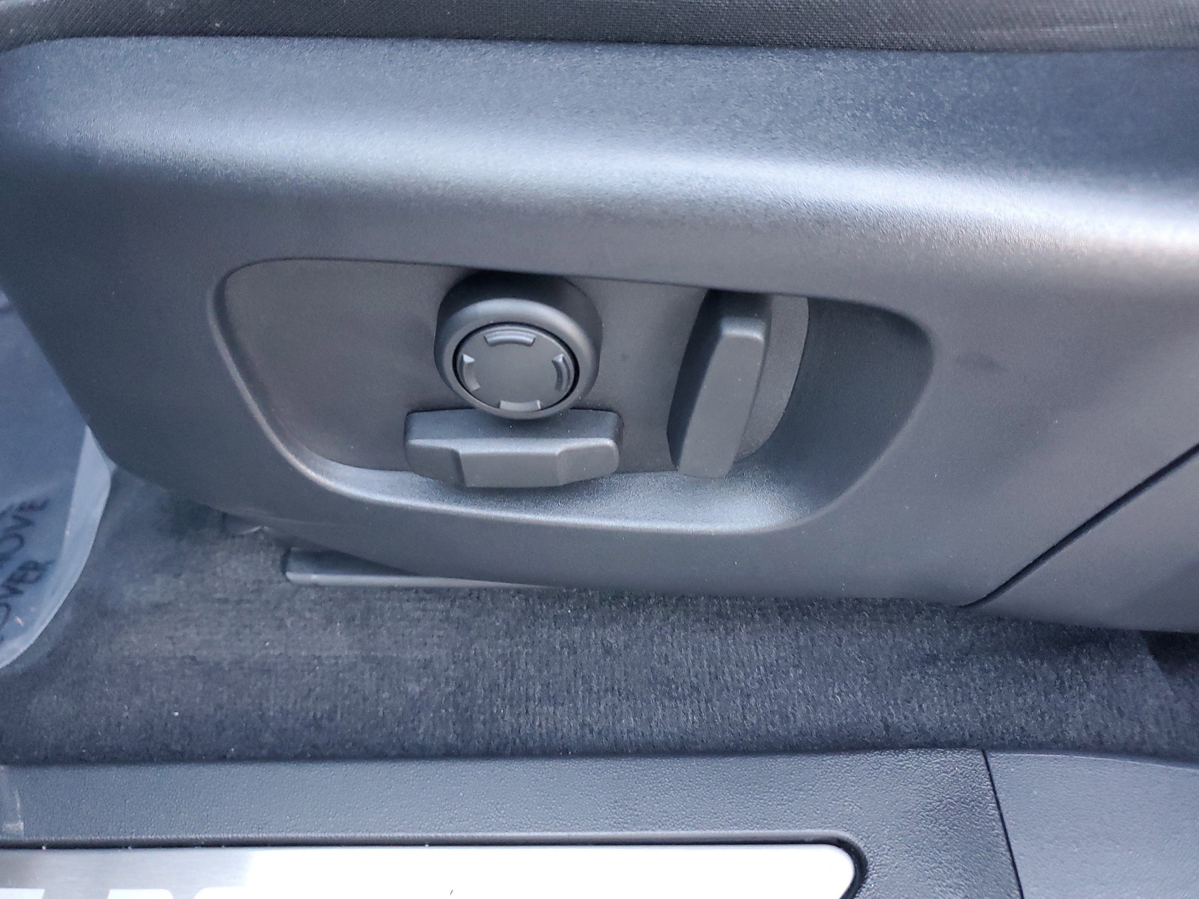 Used 2024 Land Rover Range Rover Evoque Dynamic SE image 13