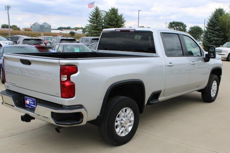 Used 2022 Chevrolet Silverado 2500 LT w/ Convenience Package AWD/4WD image 5