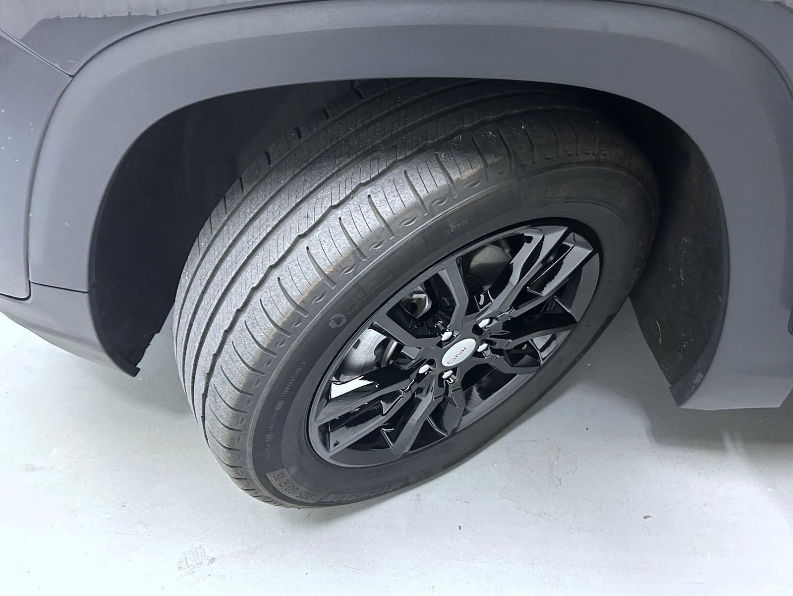 Used 2024 GMC Terrain SLT image 23