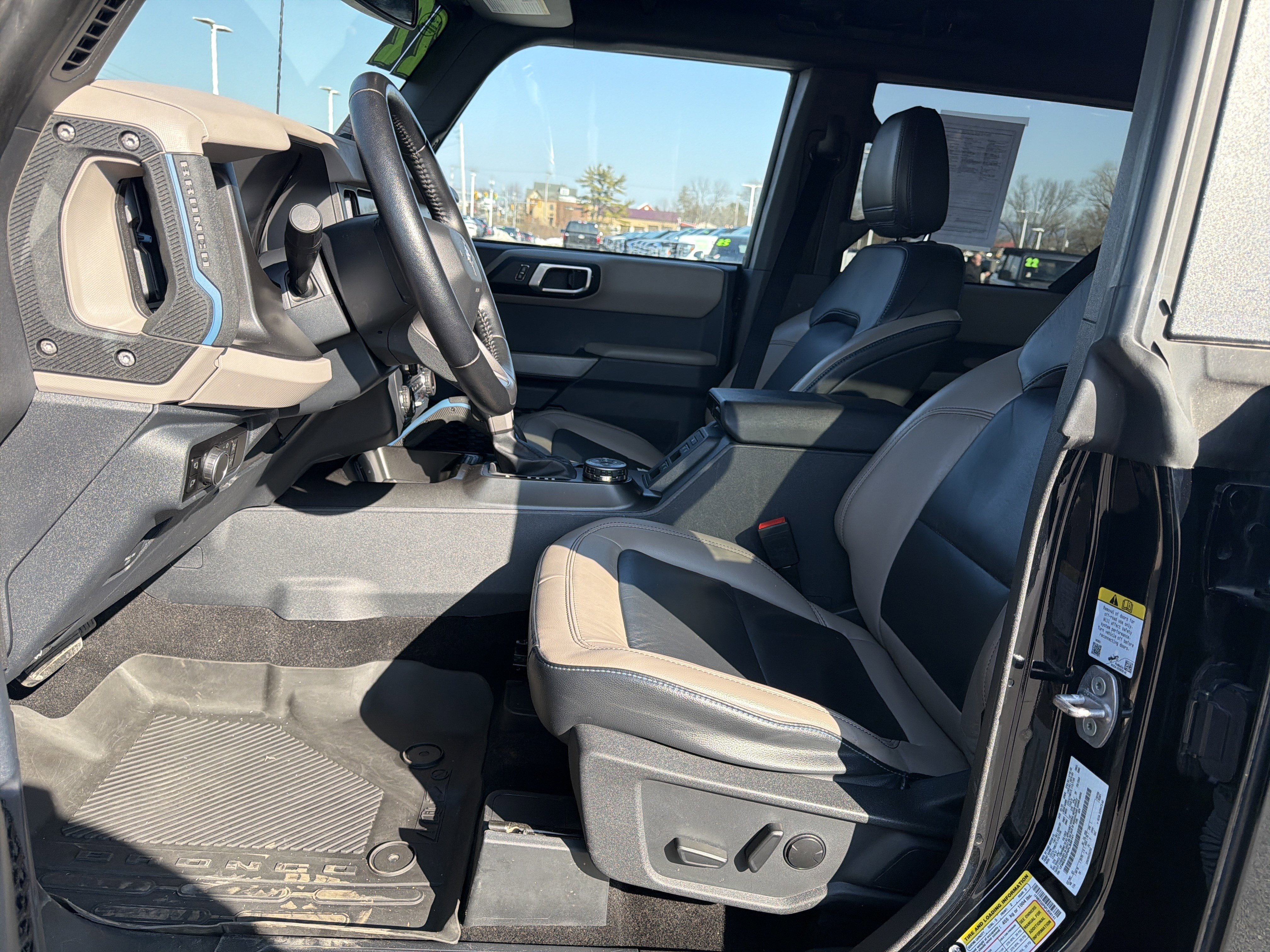 Used 2023 Ford Bronco Wildtrak image 12