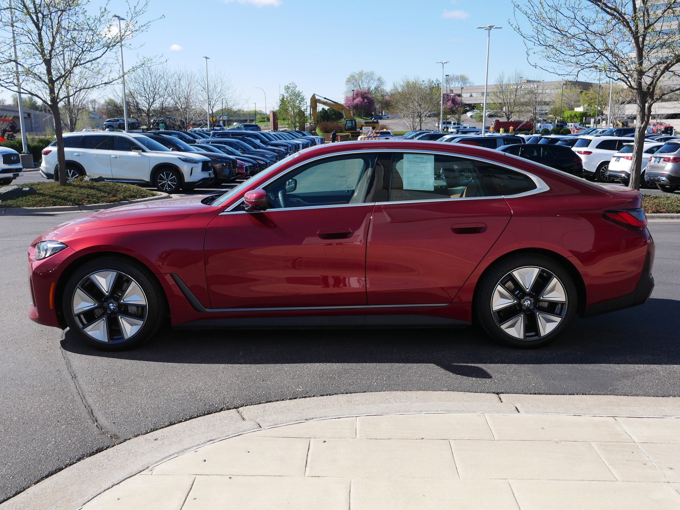 Used 2025 BMW i4 xDrive40i w/ Premium Package AWD/4WD image 4