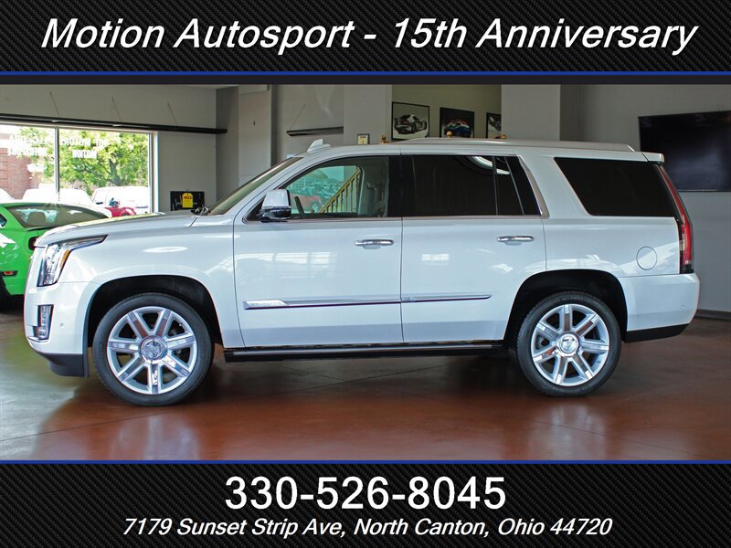 Used 2017 Cadillac Escalade Premium Luxury AWD/4WD image 7