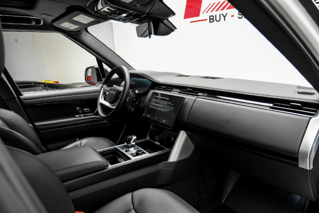 Used 2023 Land Rover Range Rover SV AWD/4WD image 16