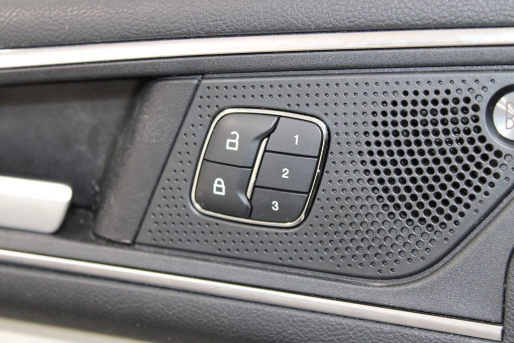 Used 2020 Ford Edge Titanium image 26