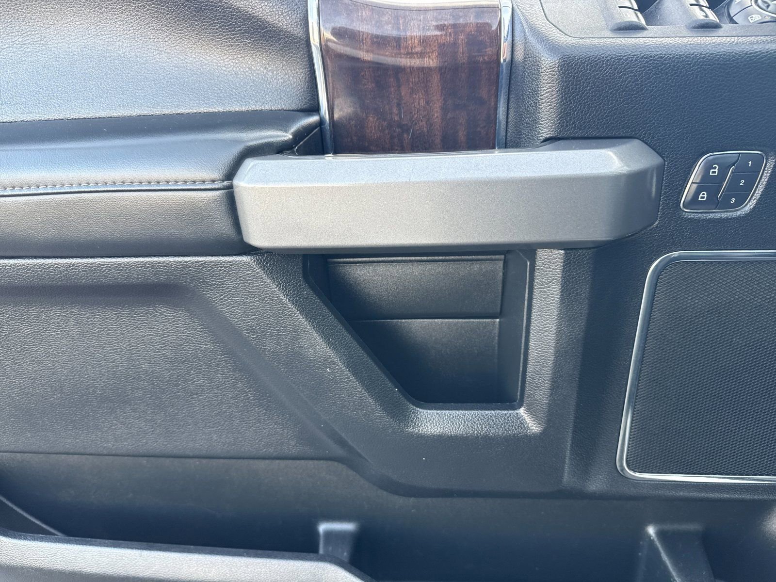 Used 2017 Ford F450 Platinum w/ Platinum Ultimate Package image 11