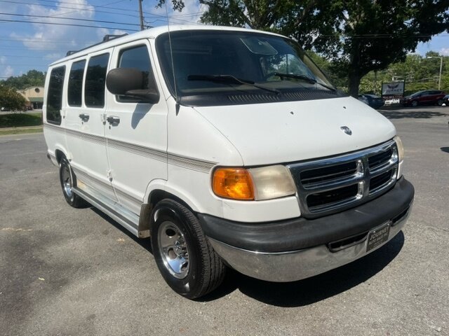 Used 2000 Dodge B1500 RWD image 4