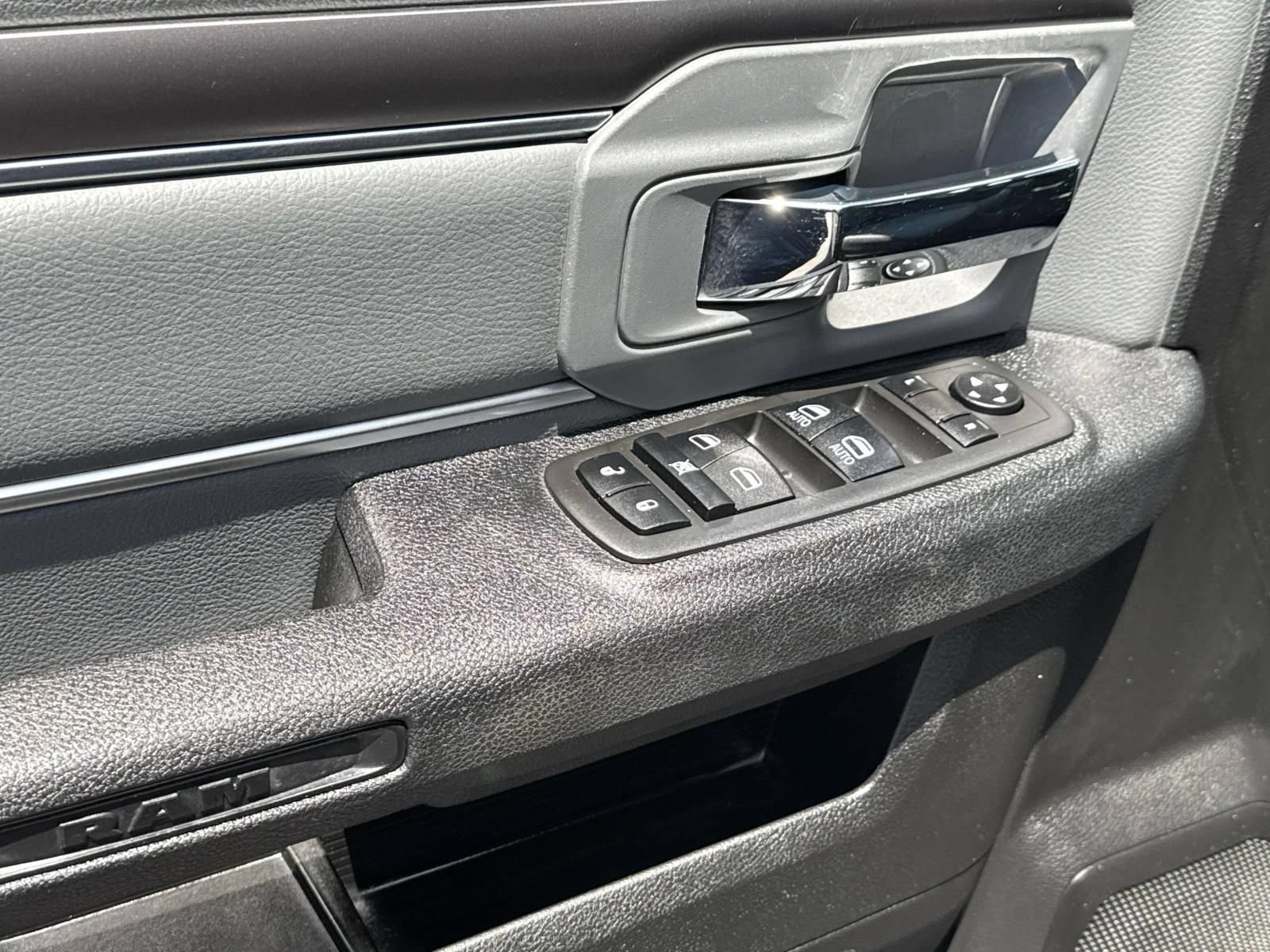 Used 2021 RAM 1500 Classic SLT AWD/4WD image 16