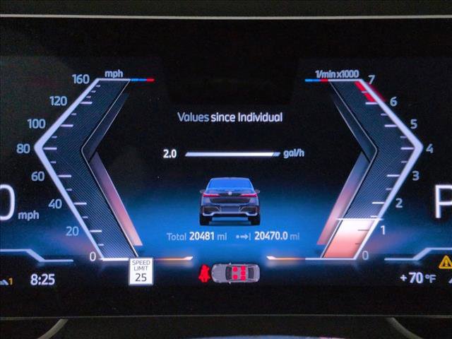 Used 2024 BMW 760i xDrive w/ Premium Package image 11