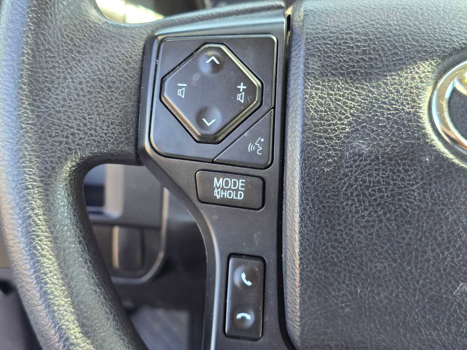 Used 2017 Toyota Tacoma SR RWD image 32