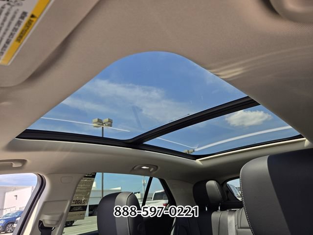 Used 2021 Buick Envision Essence w/ Sport Touring Package FWD image 11