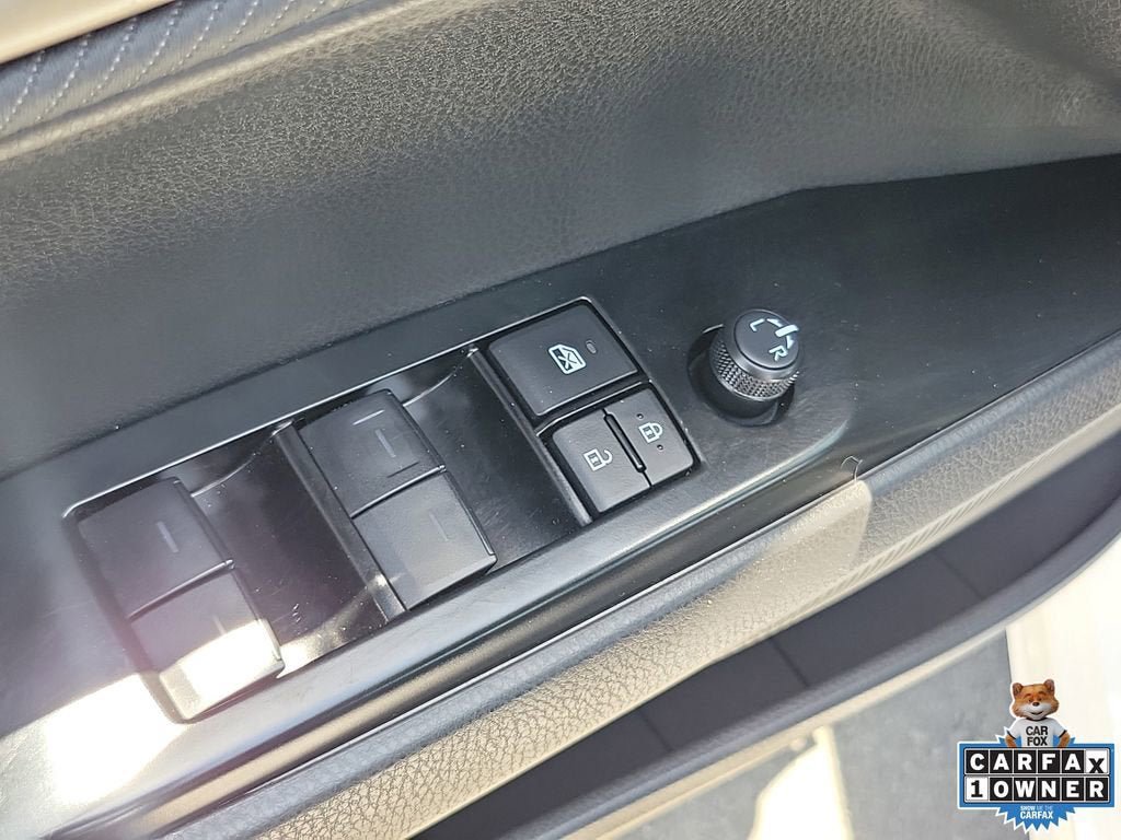 Used 2025 Toyota Camry SE FWD image 20