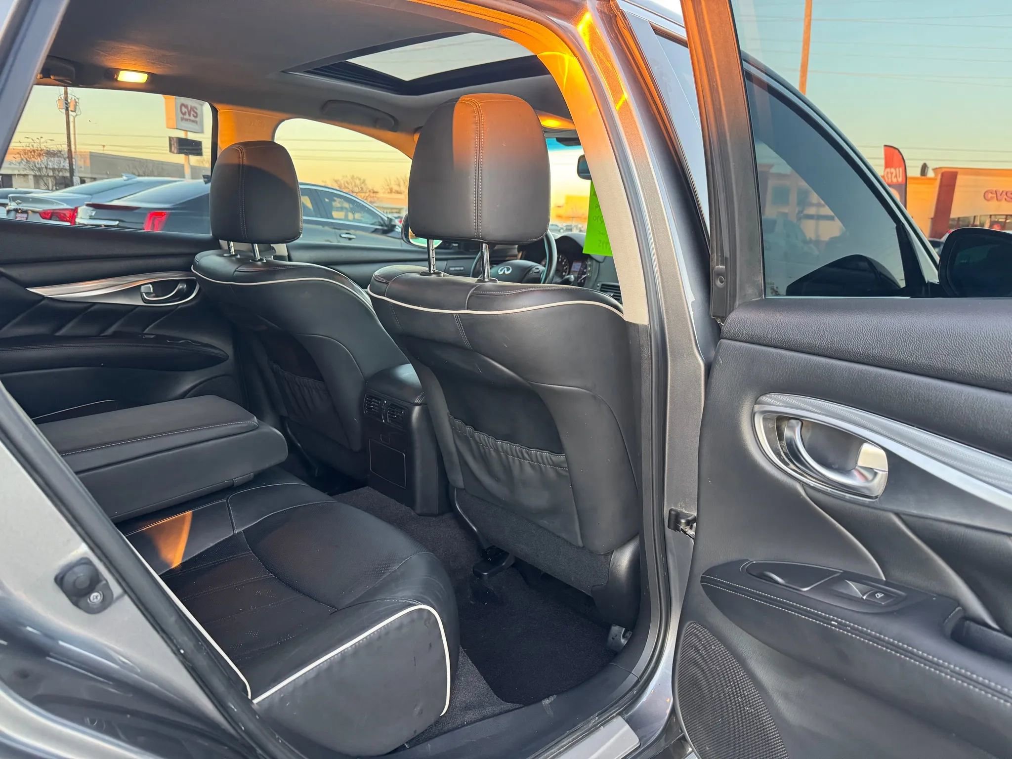 Used 2019 INFINITI Q70 Luxe AWD/4WD image 22