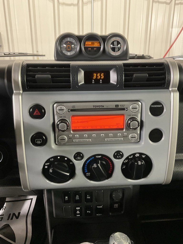 Used 2014 Toyota FJ Cruiser 4WD w/ Upgrade Package image 18