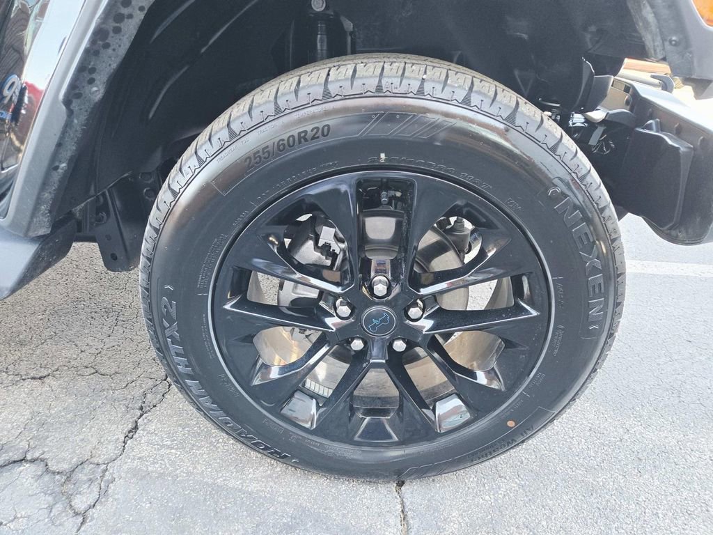 Used 2025 Jeep Wrangler Unlimited Sahara image 18