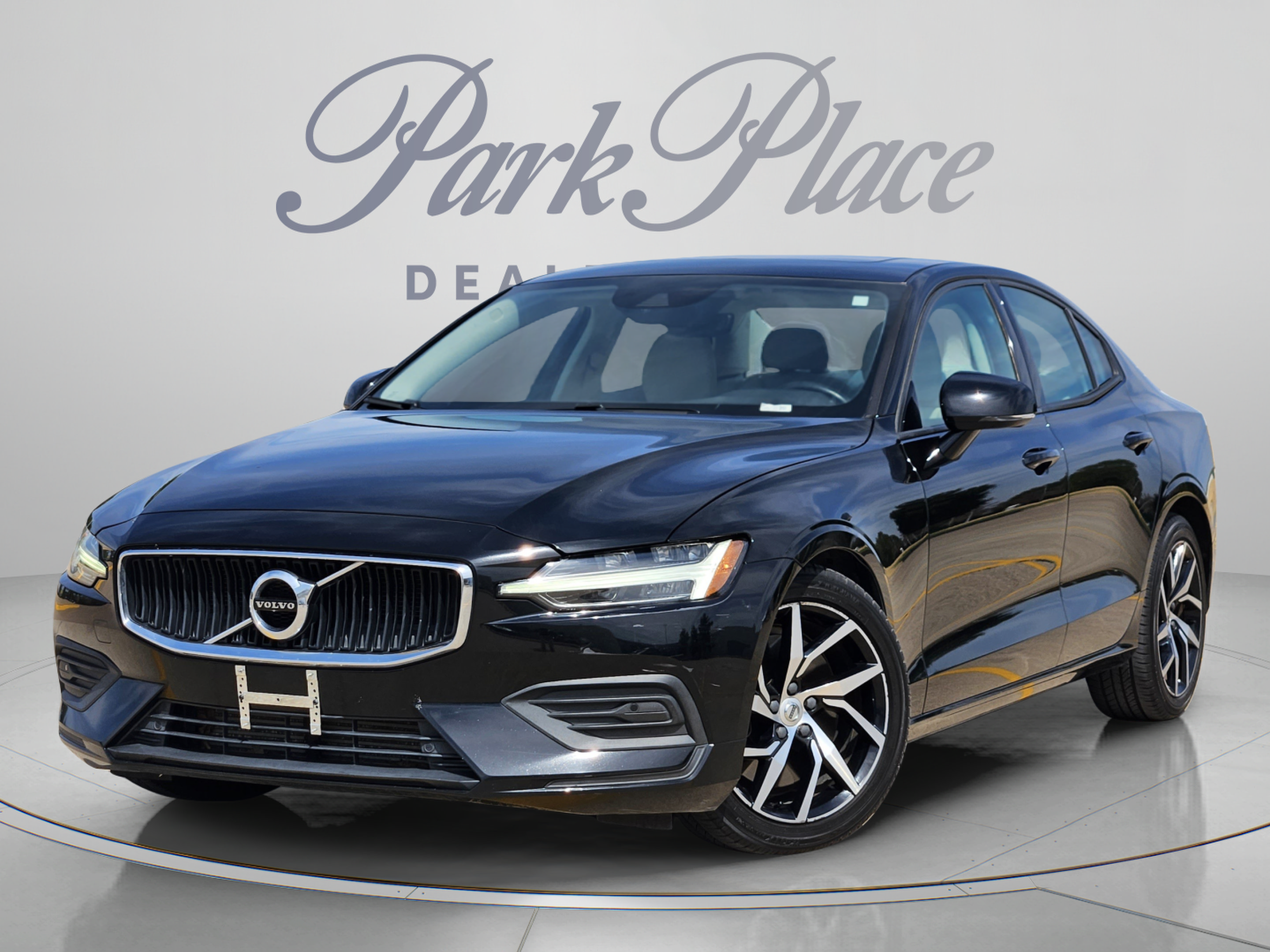 Used 2019 Volvo S60 T6 Momentum w/ Premium Package