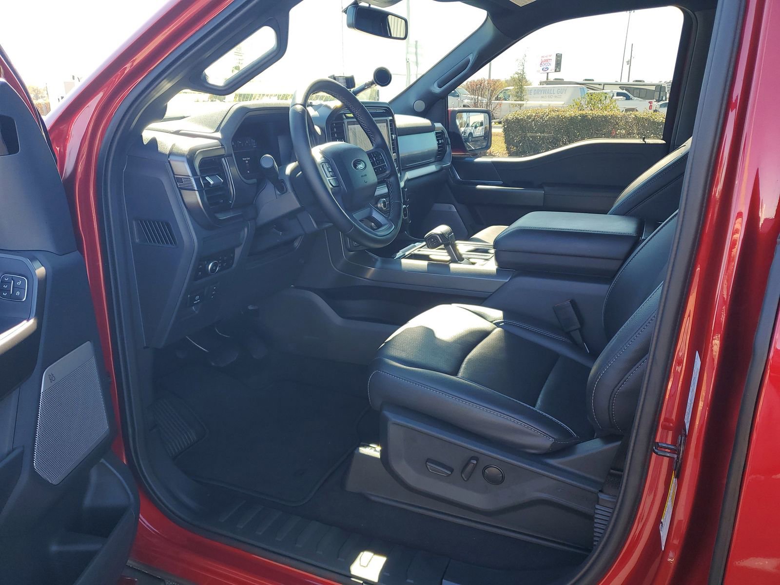 Used 2025 Ford F150 Lariat w/ Equipment Group 501A Mid AWD/4WD image 15