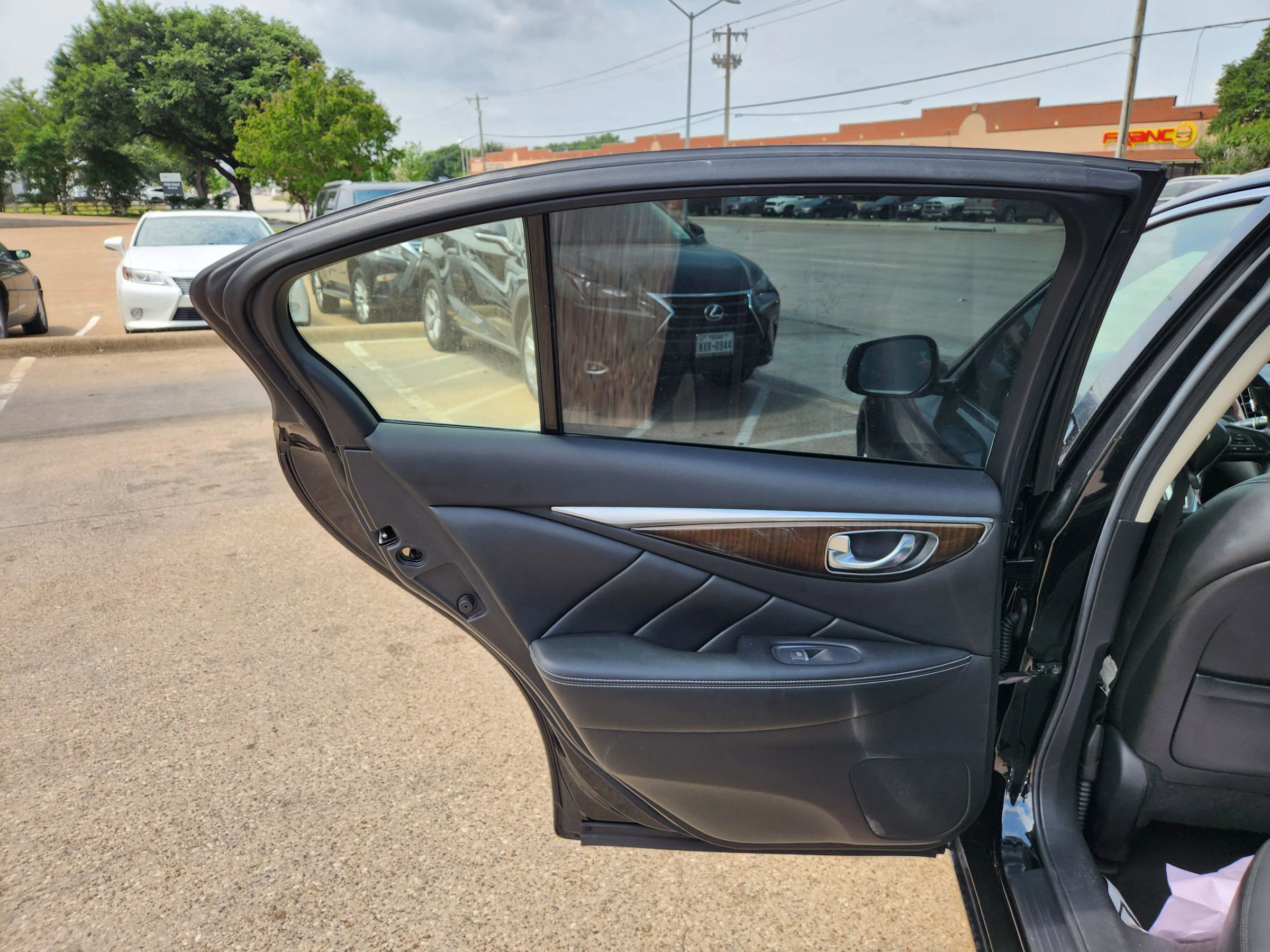 Used 2018 INFINITI Q50 Luxe w/ Essential Package (3.0T Luxe) RWD image 11