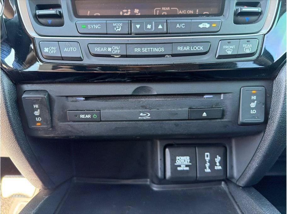 Used 2017 Honda Pilot Touring image 21