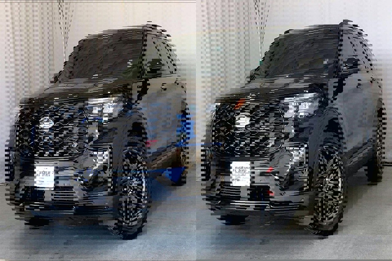 Used 2025 Ford Explorer ST w/ Sun And Sound Package image 12