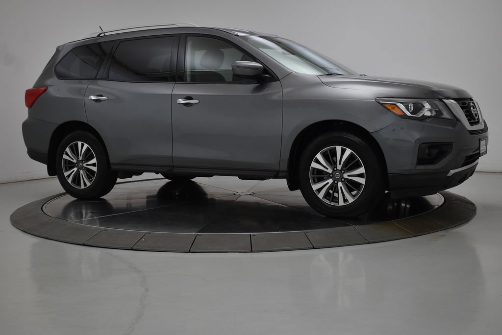 Used 2017 Nissan Pathfinder SV AWD/4WD image 11