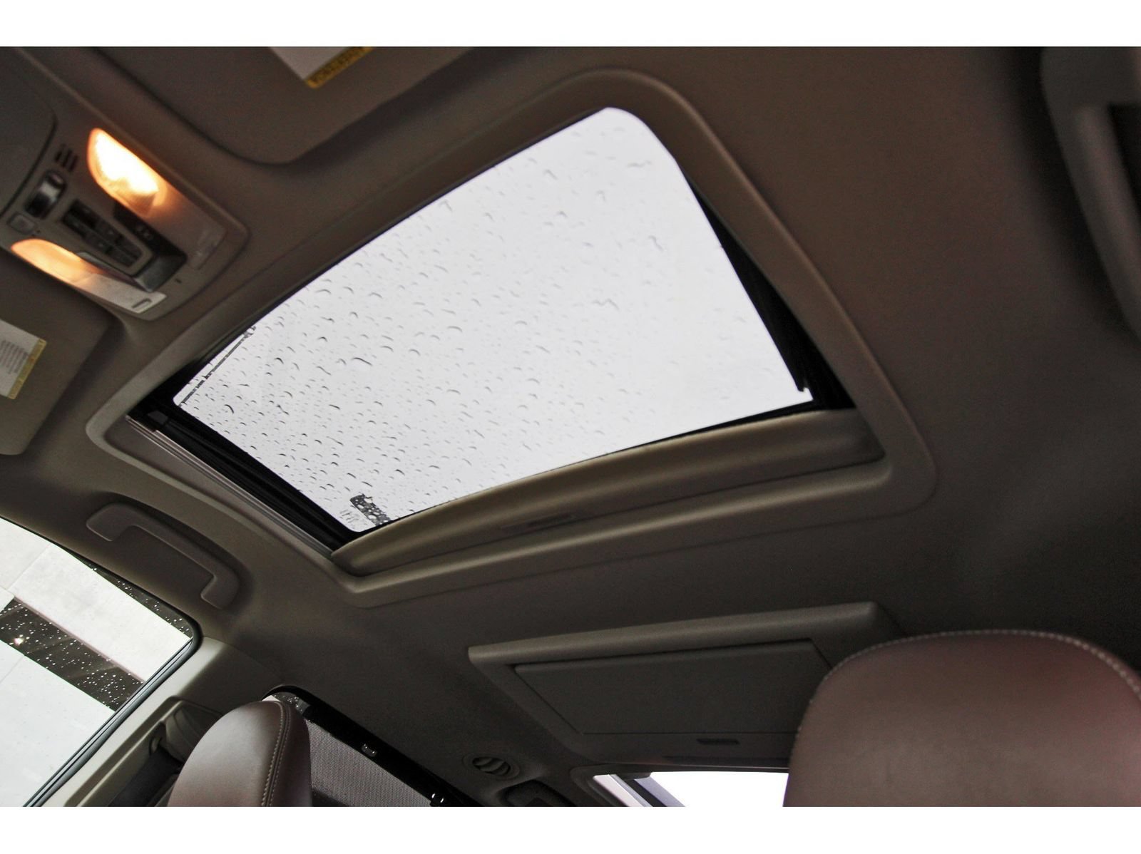 Used 2015 Toyota Sienna Limited Premium FWD image 30