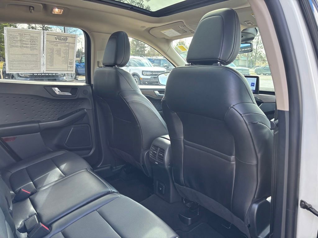 Used 2020 Ford Escape Titanium AWD/4WD image 18