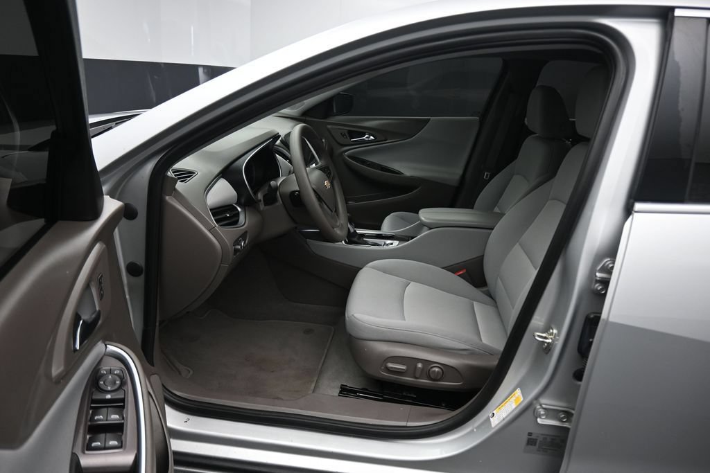 Used 2022 Chevrolet Malibu LT FWD image 11