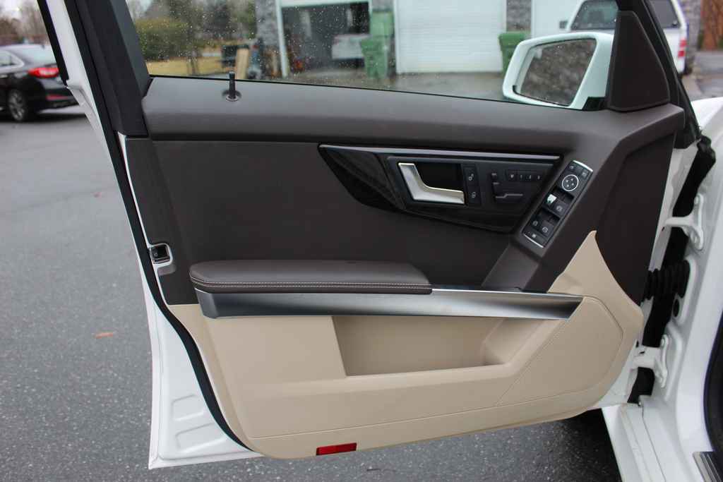 Used 2015 Mercedes-Benz GLK 350 2WD image 10