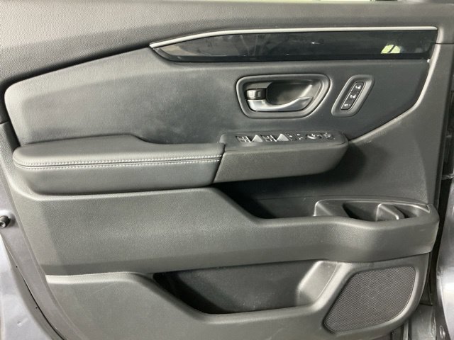 Used 2025 Honda Pilot EX-L image 16