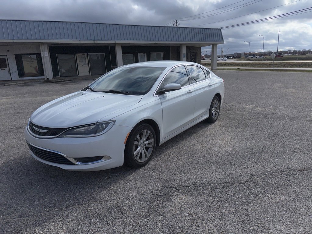 Used 2015 Chrysler 200 Limited w/ Convenience Group image 5