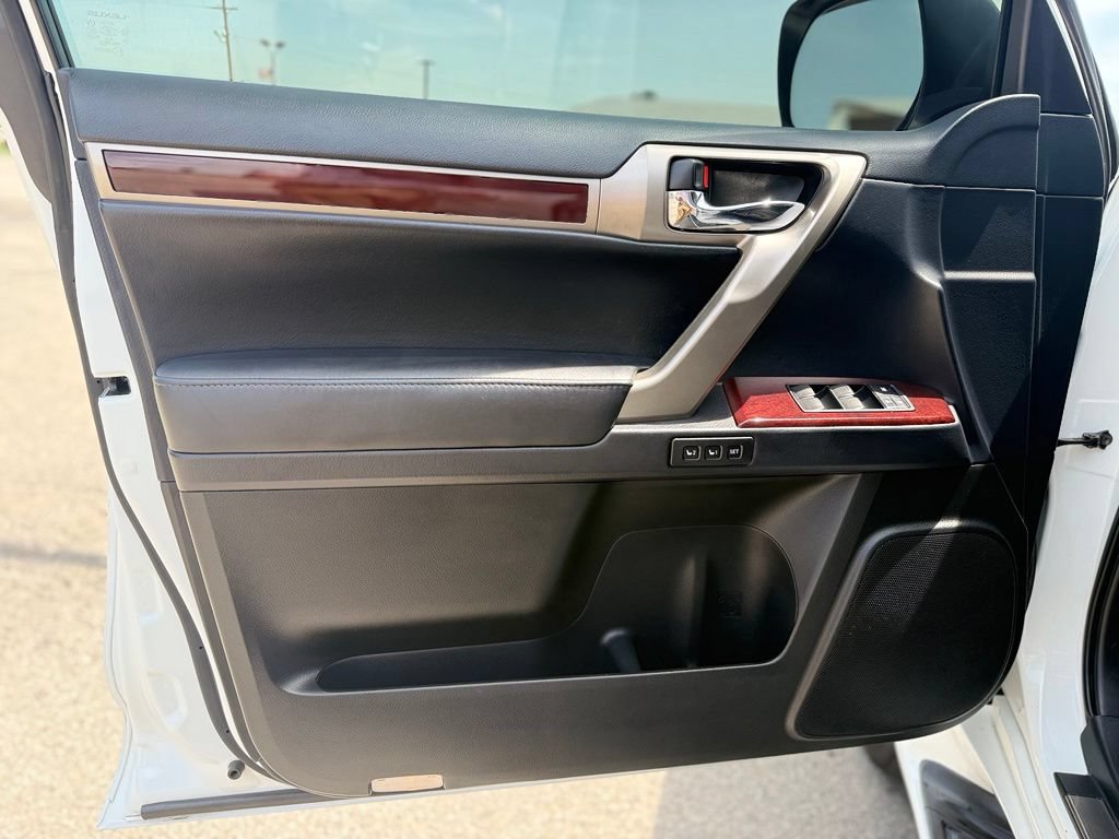 Used 2018 Lexus GX 460 Luxury AWD/4WD image 9