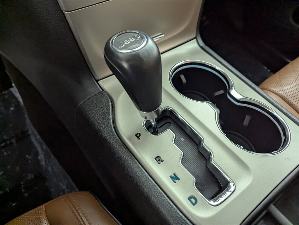 Used 2012 Jeep Grand Cherokee Overland image 26