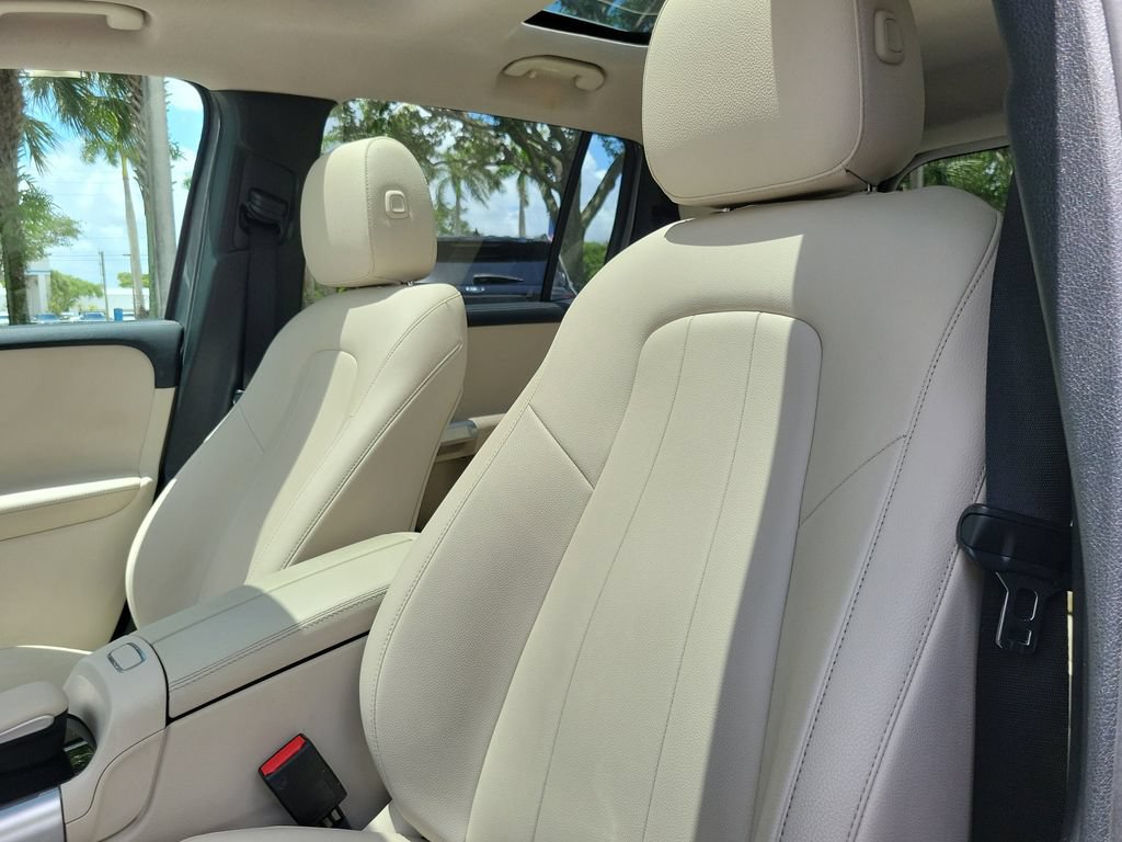 Used 2023 Mercedes-Benz GLB 250 image 22
