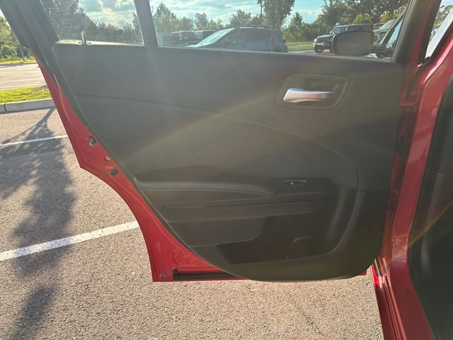 Used 2018 Dodge Charger SXT w/ Blacktop Package RWD image 15