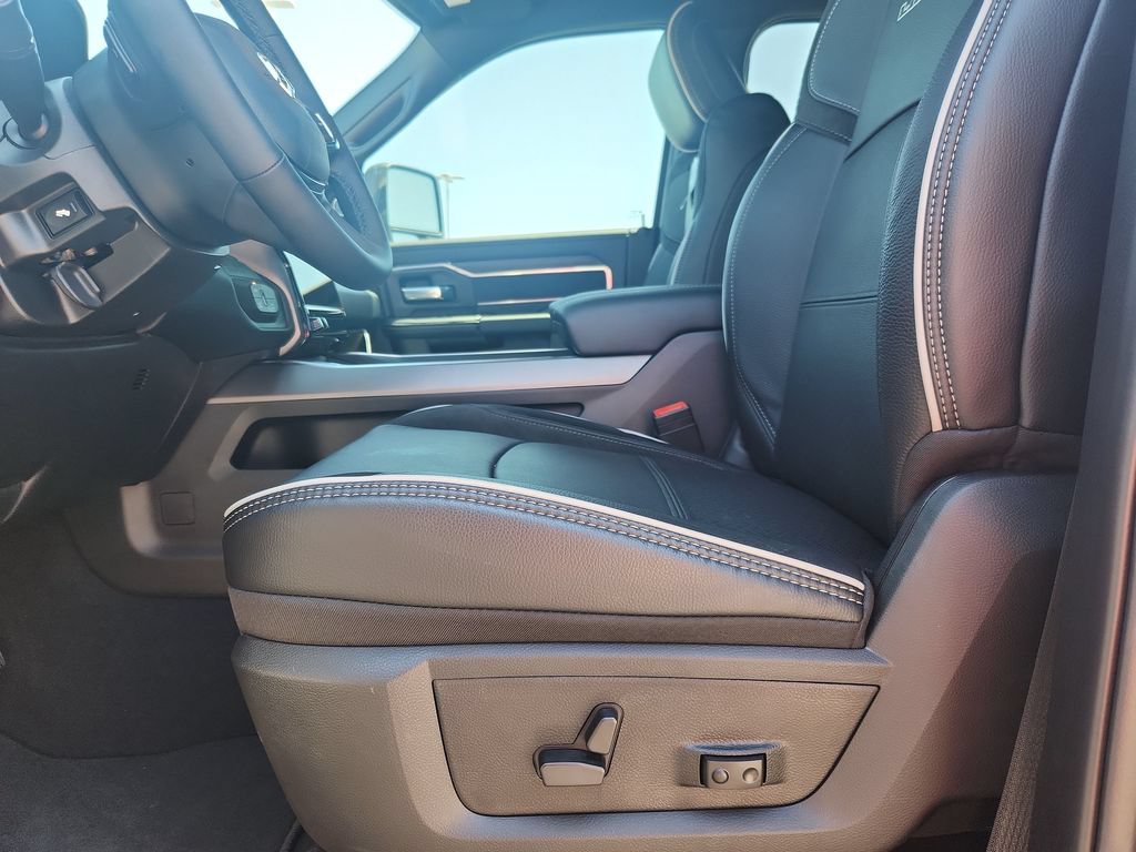 New 2026 RAM 3500 Laramie AWD/4WD image 11