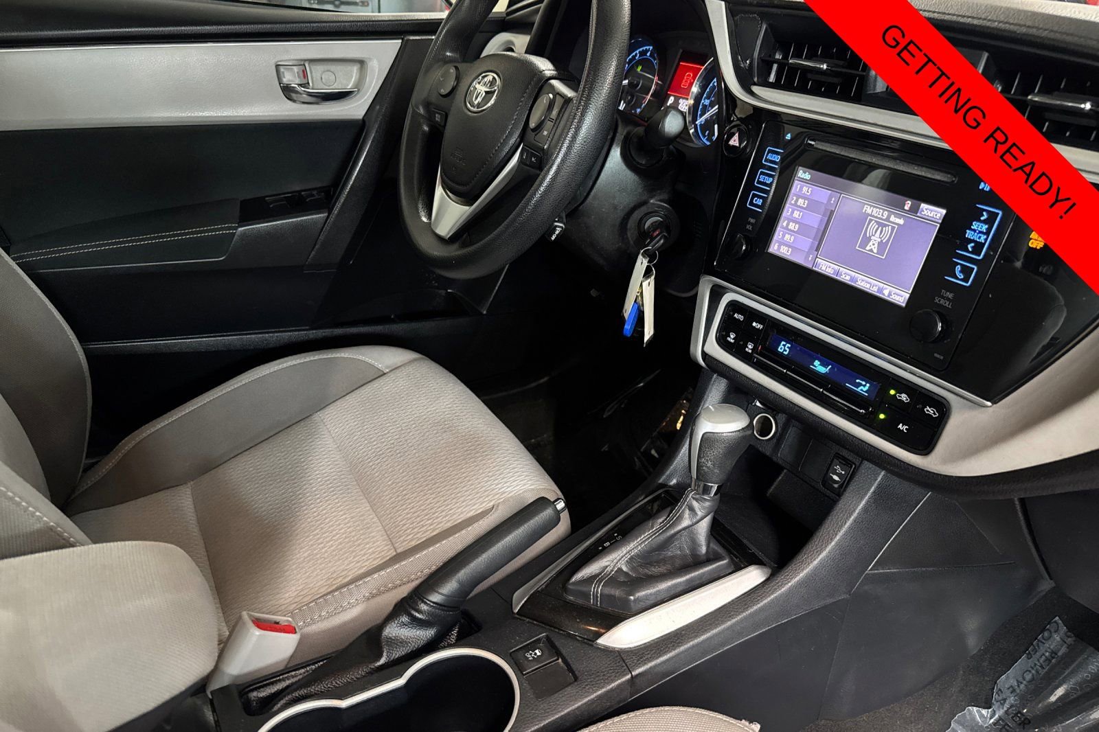 Used 2017 Toyota Corolla LE w/ Carpet Mat Package (TMS) FWD image 15
