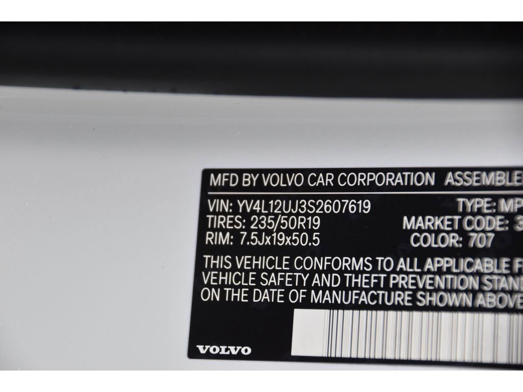 Certified 2025 Volvo XC40 B5 Core w/ Protection Package Premier image 24
