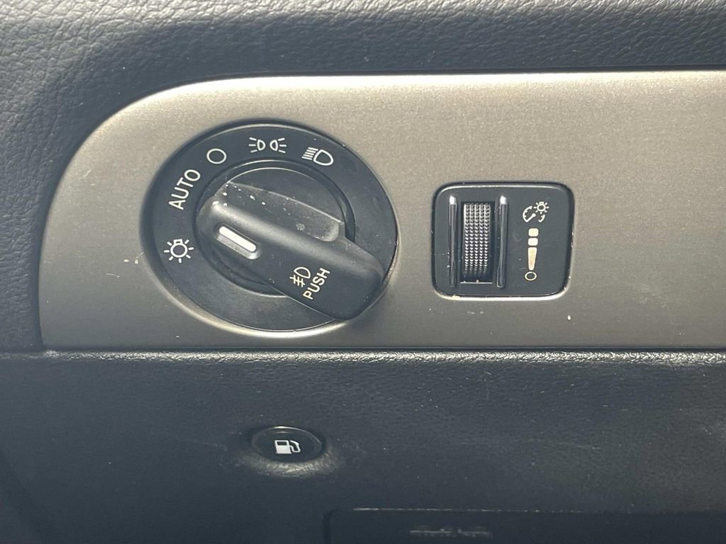 Used 2019 Dodge Durango SXT w/ 3rd Row Seating Group image 27