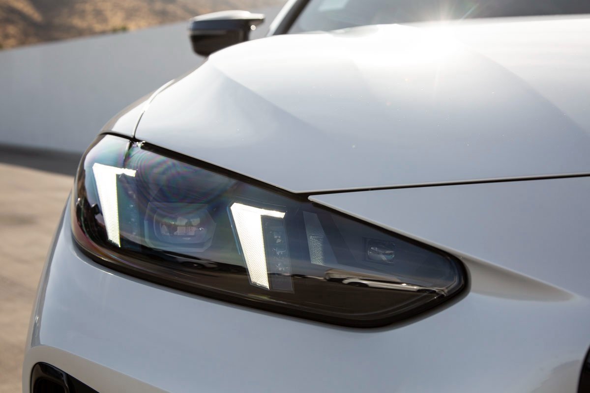 Used 2025 BMW M440i Coupe w/ Premium Package image 5